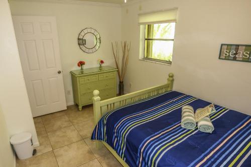 5150 Williams Dr. - M - image 6