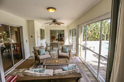 5150 Williams Dr. - M - image 9