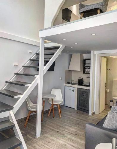 Marina's Suites
