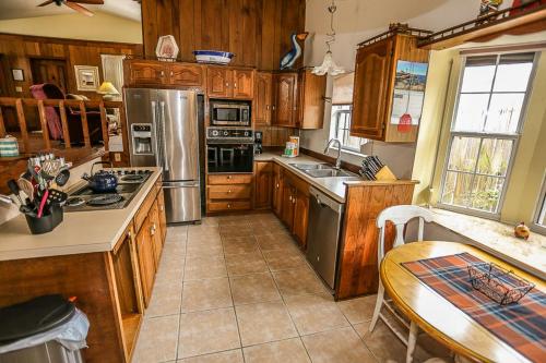 185 Mid Island - image 2