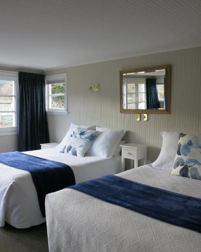 2 queen beds