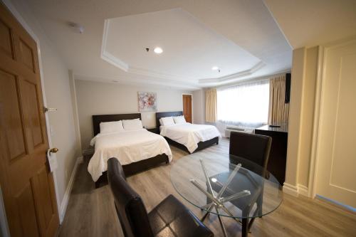 Wilshire Crest Hotel - image 12
