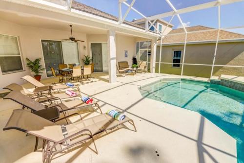 5 Star Surprise! No Rear Neighbors In Pool Area! Home - main image