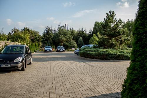 Motelik Lord - image 2