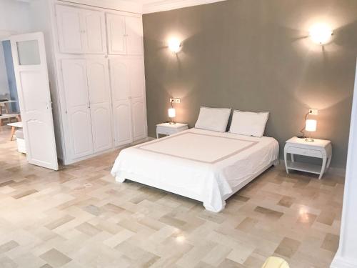 Cosy apartment @ La marsa Corniche-Beach