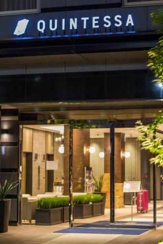 クインテッサホテル大阪心斎橋 Comic & Books