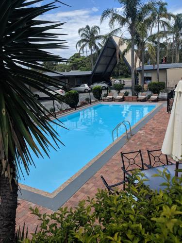 Belmont Palms Motel Set in a prime location of Lake Macquarie, Palms Motel puts everything the city has to offer just outside your doorstep. Featuring a satisfying list of amenities, guests will find their stay at the pr