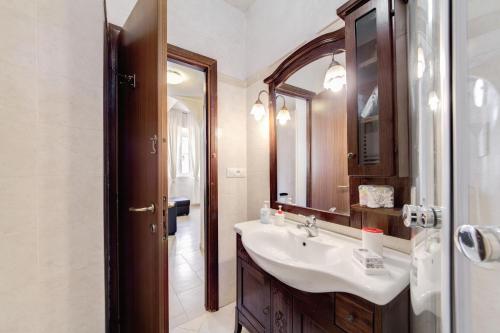 Two-Bedroom Apartment - Santa Maria in Monticelli 74 image 10