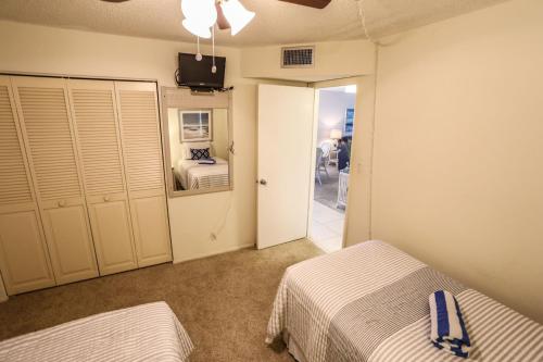 Sand Caper 208 - main image