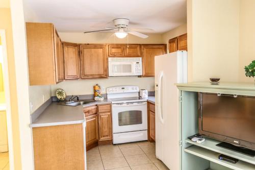 106 Tropical Shores Manor - image 6