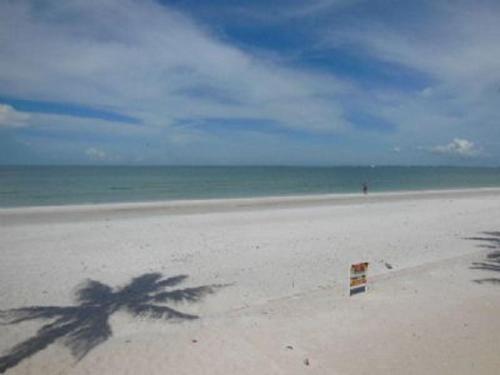 5400 Estero Blvd. - image 2