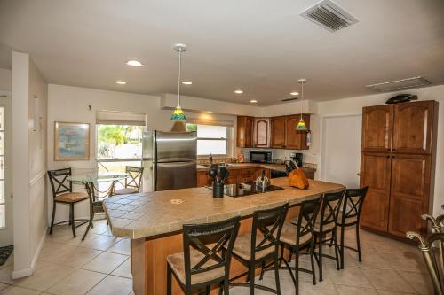 5167Estero - main image