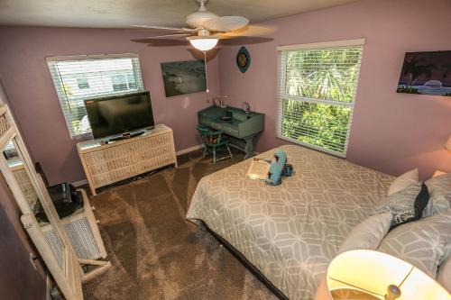 4230 Estero Blvd. - main image
