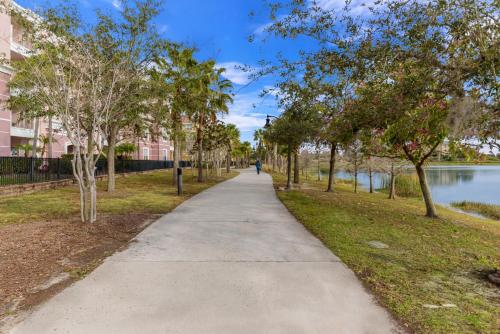 Spring Lakeview Condo - image 9
