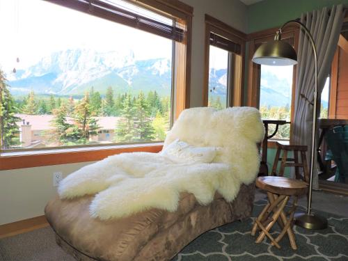 Fenwick Vacation Rental Glorious Mountain 2 Bedroom