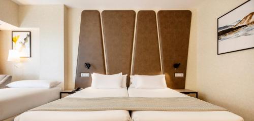 Double Room with Extra Bed (3 Adults) image 6