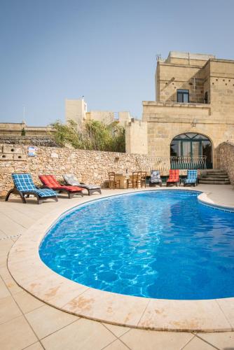 B&B Nadur - Valley View - Holiday Farmhouse with Private Pool - Bed and Breakfast Nadur