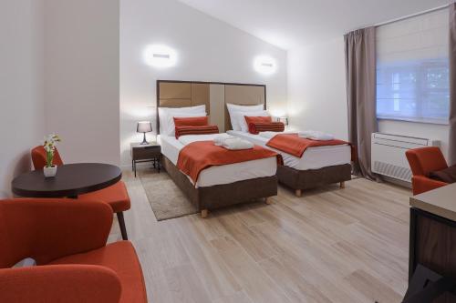2 twin beds