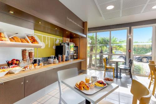 餐饮, B&B HOTEL Valenciennes Marly in 华伦西尼斯