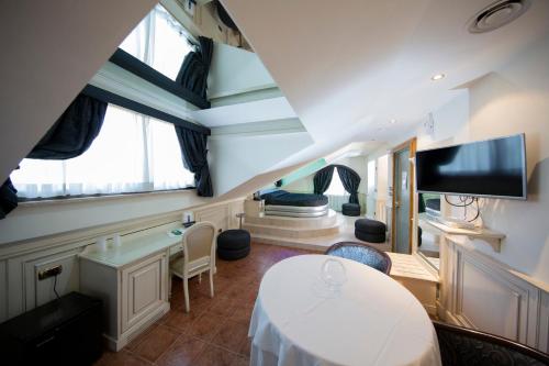 Mancini Park Hotel in Valleranello