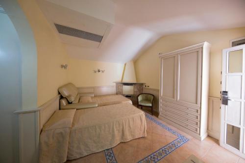 Mancini Park Hotel - image 7