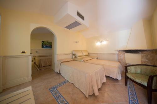 Mancini Park Hotel - image 13