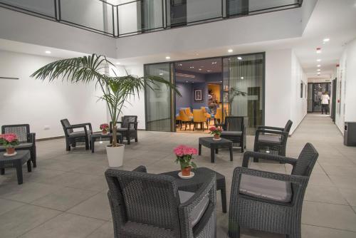 gm hotel - image 10