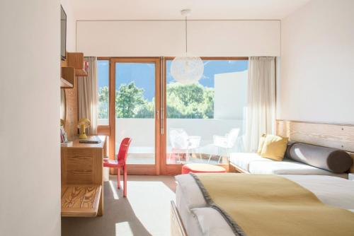 Double Room with Balcony and Lake View