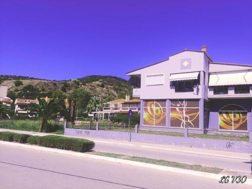  Near The Sea House in Néa Péramos