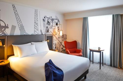 Mercure Cardiff North Hotel - Tap to explore photos
