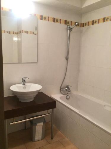 Studio (2 Adults)