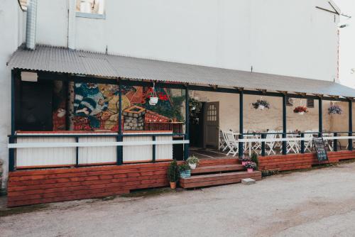 Economy Hotel - image 9
