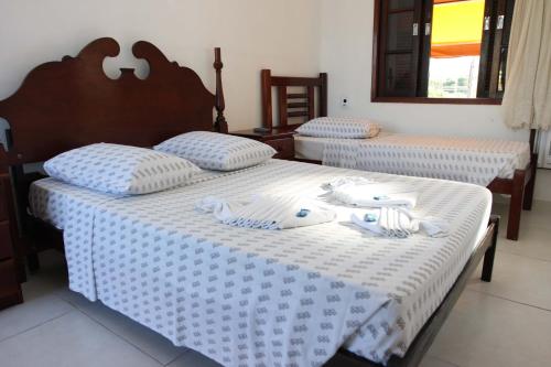 1 double bed, 4 twin beds