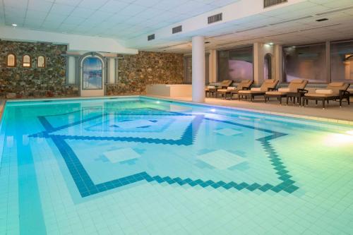 Swimming pool, Hotel Carlina in Saint-Bon-Tarentaise