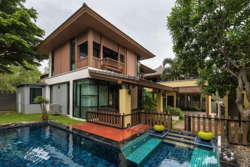 3 Bedroom PrivateVilla with pool V99 in Pattaya 3 Bedroom PrivateVilla with pool V99 in Pattaya