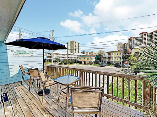 New Listing! Remodeled Duplex - 2 Blocks To Beach! Duplex - image 6