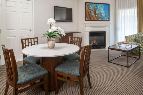 Tahiti All-Suite Resort, Las Vegas (photo 8)
