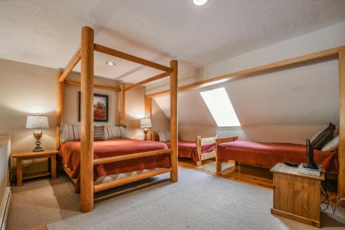 Pines 2058 - image 2