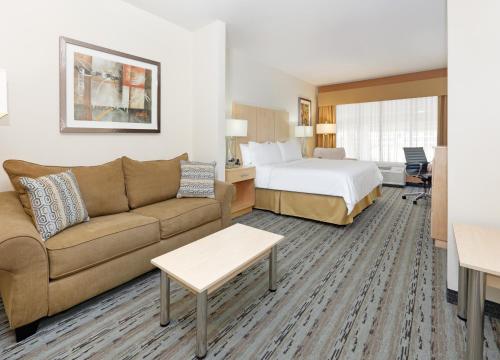 Holiday Inn Express & Suites San Antonio Brooks City Base, an IHG Hotel