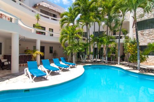 Blue Palms PH, Private Terrace Steps from the Beach and Fast Internet!