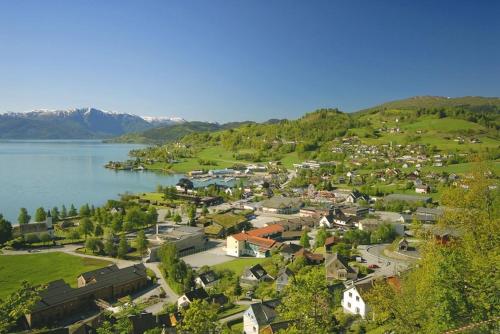 Hardangerfjord Hotel Set in a prime location of Oystese, Hardangerfjord Hotel puts everything the city has to offer just outside your doorstep. The hotel offers a high standard of service and amenities to suit the individ