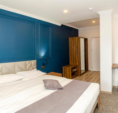 Deluxe Double or Twin Room with Balcony
