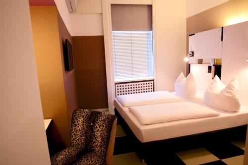 Hotel Cristall - Frankfurt City - image 9