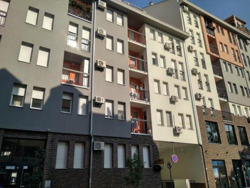 One-Bedroom Apartment image 1