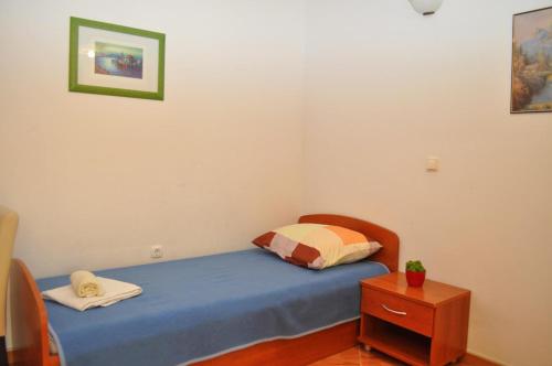 Apartments with a parking space Makarska - 14667