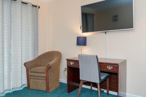 Family Friendly Coastal Condo - image 3
