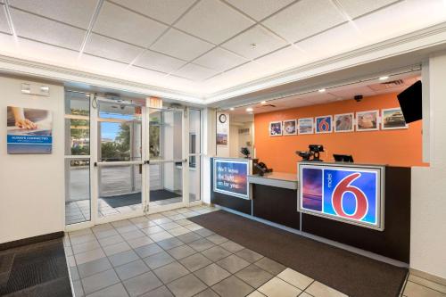 Motel 6-Orlando, FL - International Dr