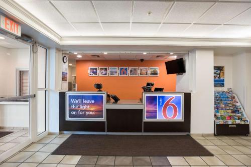 Motel 6-Orlando, FL - International Dr