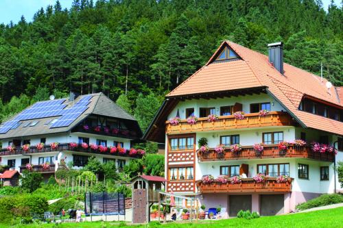 Schlosshof - der Urlaubsbauernhof - Hotel - Elzach