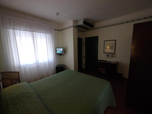 Hotel Piccadilly - image 2